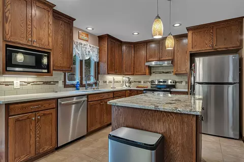 Kitchen - 3307 Park Dr, Saint Cloud, MN 56303 photo 2 of 5