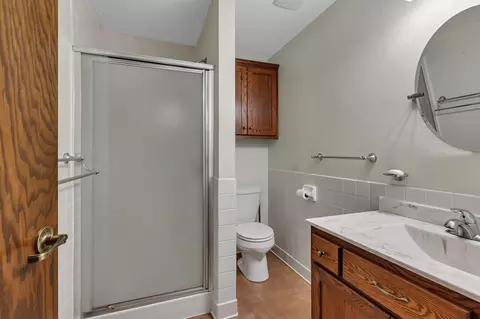Bath - 3307 Park Dr, Saint Cloud, MN 56303 photo 2 of 3