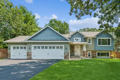 10045 Dogwood St NW, Coon Rapids, MN 55448