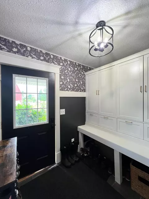 Entry Way - 18952 County 1, Spring Valley, MN 55975 photo 1 of 2
