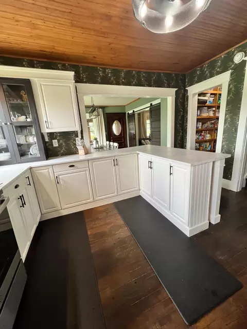 Kitchen - 18952 County 1, Spring Valley, MN 55975 photo 2 of 5