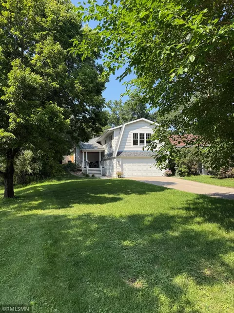 16610 Cottage Grove Ave, Wayzata, MN 55391