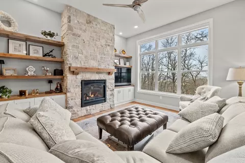 27120 Petes Hill Trl, Elko New Market, MN 55020