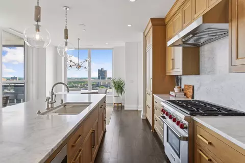 1111 W River Pkwy #18D, Minneapolis, MN 55415