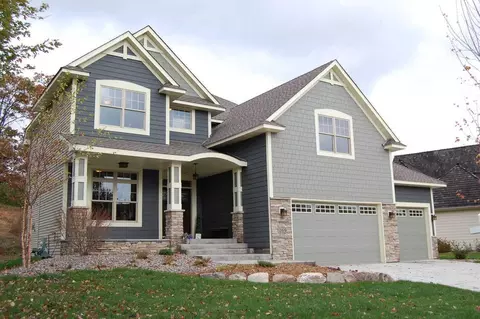 180 Bevins Ln, Mahtomedi, MN 55115
