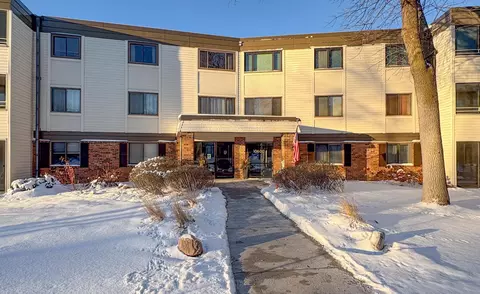 10600 43rd Ave N #203, Plymouth, MN 55442