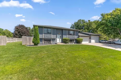 4816 W 141st St, Savage, MN 55378