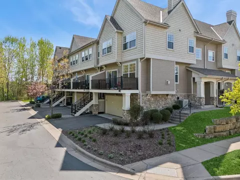 4765 Victor Path #1, Hugo, MN 55038