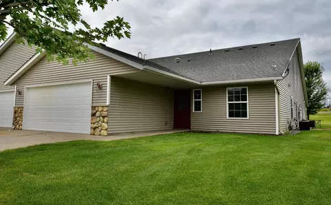 806 11th Ave NE, Milaca, MN 56353