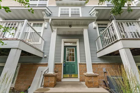 1679 Village Trl E #3, Maplewood, MN 55109