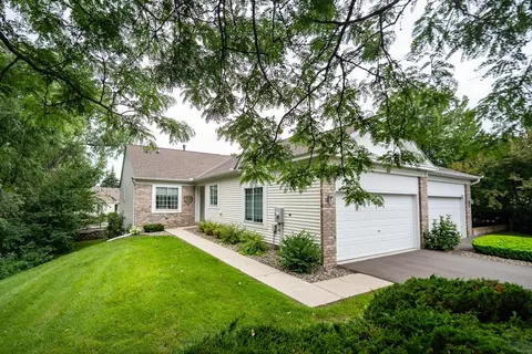 18523 Orchard Trl, Lakeville, MN 55044