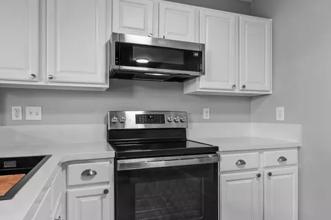 Kitchen - 13935 Iris Ave, Rogers, MN 55374 photo 3 of 4