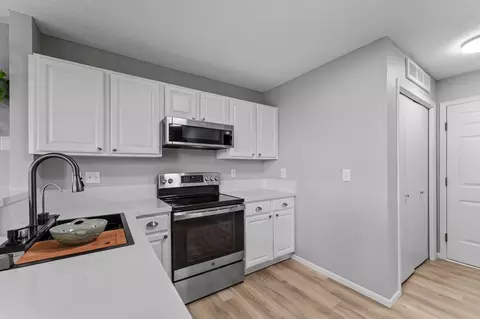 Kitchen - 13935 Iris Ave, Rogers, MN 55374 photo 2 of 4