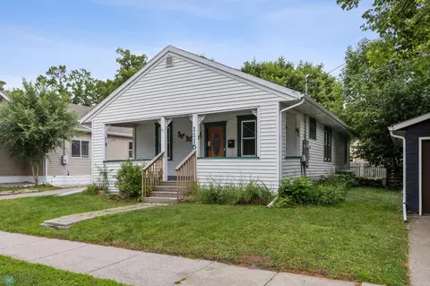 1115 9th St N, Fargo, ND 58102