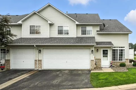 8639 Quarry Ridge Ln #A, Woodbury, MN 55125