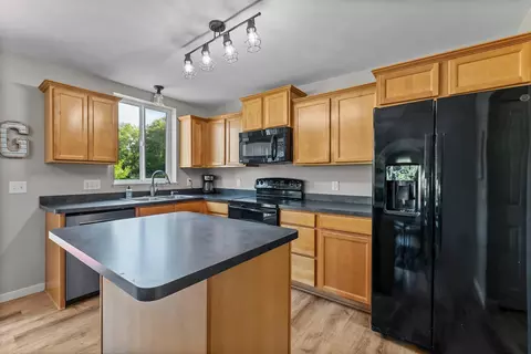 Kitchen - 539 Summit Ln, Dundas, MN 55019 photo 2 of 4