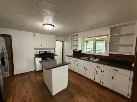 Kitchen - 128 27th Ave N, Saint Cloud, MN 56303 photo 2 of 2