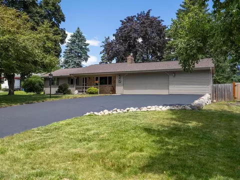 1944 9th St NW, New Brighton, MN 55112