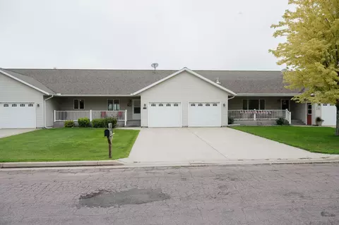 118 E 5th St N, Truman, MN 56088