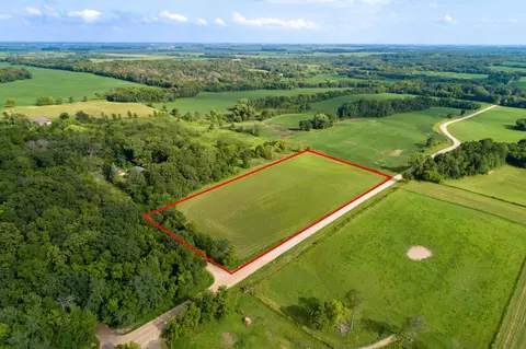 --- Nnnn Davis Avenue, Faribault, MN 55021