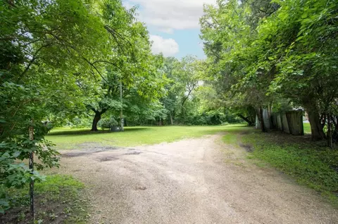 101 Peterson Dr, North Mankato, MN 56001