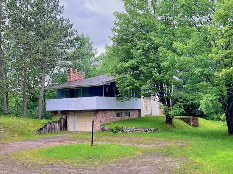 6647 Shady Pines Dr, Virginia, MN 55792