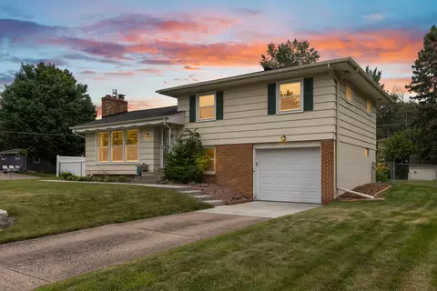 2044 Copper Ln, Eagan, MN 55122