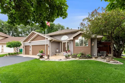 6305 91st Trl N, Brooklyn Park, MN 55445