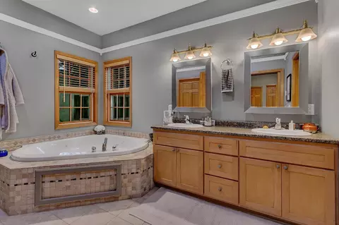Bath - 516 19th St SE, Willmar, MN 56201 photo 2 of 5