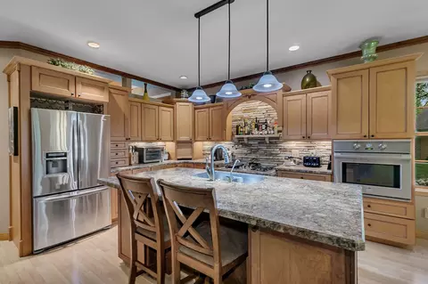 Kitchen - 516 19th St SE, Willmar, MN 56201 photo 6 of 6