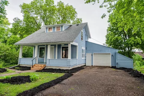 711 9th St E, Glencoe, MN 55336