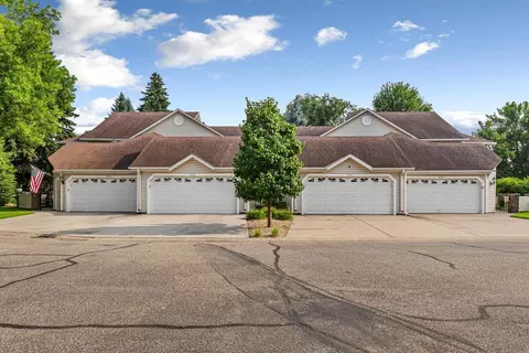 994 Hill Ct, Shoreview, MN 55126