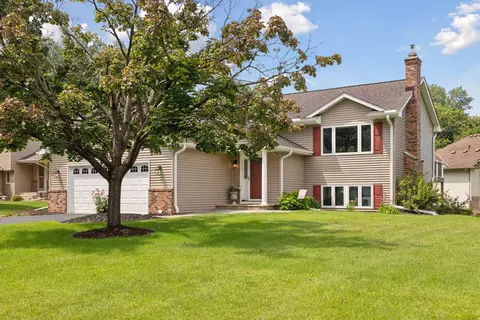 1000 Forest Glen Ct, Burnsville, MN 55337