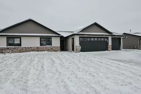 311 11th St N, Goodhue, MN 55027