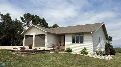 7441 127th Ave SE, Lisbon, ND 58054