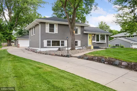 4808 W 111th St, Bloomington, MN 55437