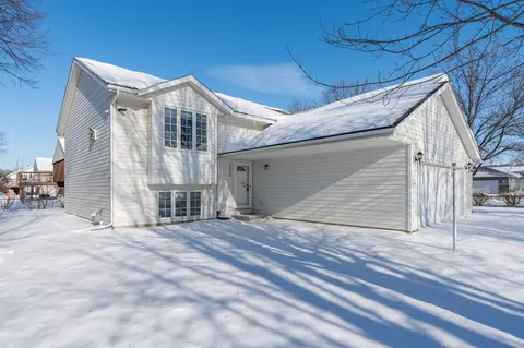 1670 Castle Dr, North Mankato, MN 56003