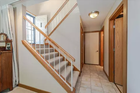 Entry Way - 1536 Clemson Dr #B, Eagan, MN 55122 photo 7 of 7