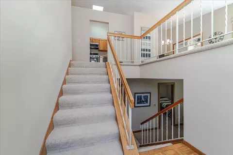 Entry Way - 1536 Clemson Dr #B, Eagan, MN 55122 photo 2 of 7