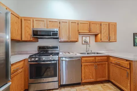 Kitchen - 1536 Clemson Dr #B, Eagan, MN 55122 photo 2 of 4
