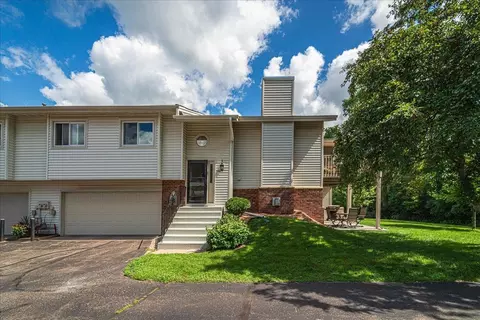 1536 Clemson Dr #B, Eagan, MN 55122