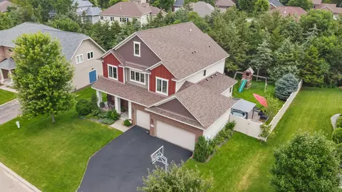 81 Lockwood Ct, Hudson, WI 54016
