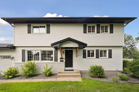 8300 24th Ave N, Golden Valley, MN 55427