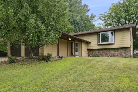 4403 Manor View Dr NW, Rochester, MN 55901