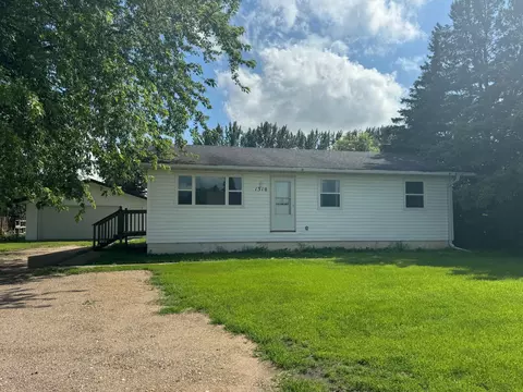 1310 Pleasant Ave, Waubun, MN 56589