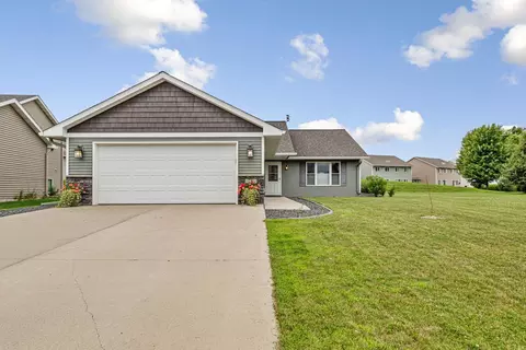 209 Cypress Dr, Mankato, MN 56001