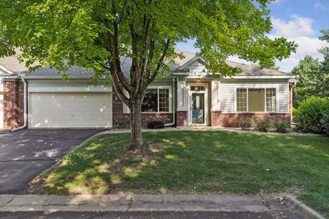 2021 Stahlke Way, Chaska, MN 55318