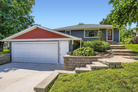 110 Grenadier Ave N, Oakdale, MN 55128