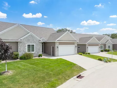 2838 Ivory Rd NE, Rochester, MN 55906