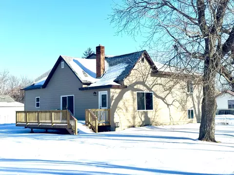 301 W Garfield Ave, Mahnomen, MN 56557